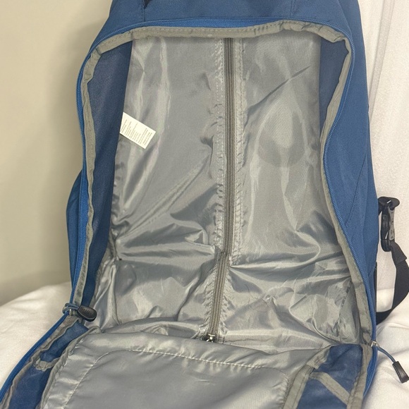 High Sierra Blue Wheeled Travel Bag with Retractable Handle - Picture 7 of 11